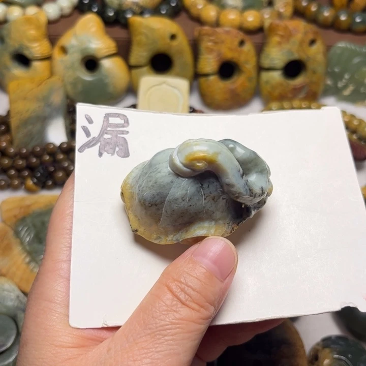 岫岩河磨玉（透闪石质玉）未镶嵌珠宝奇石