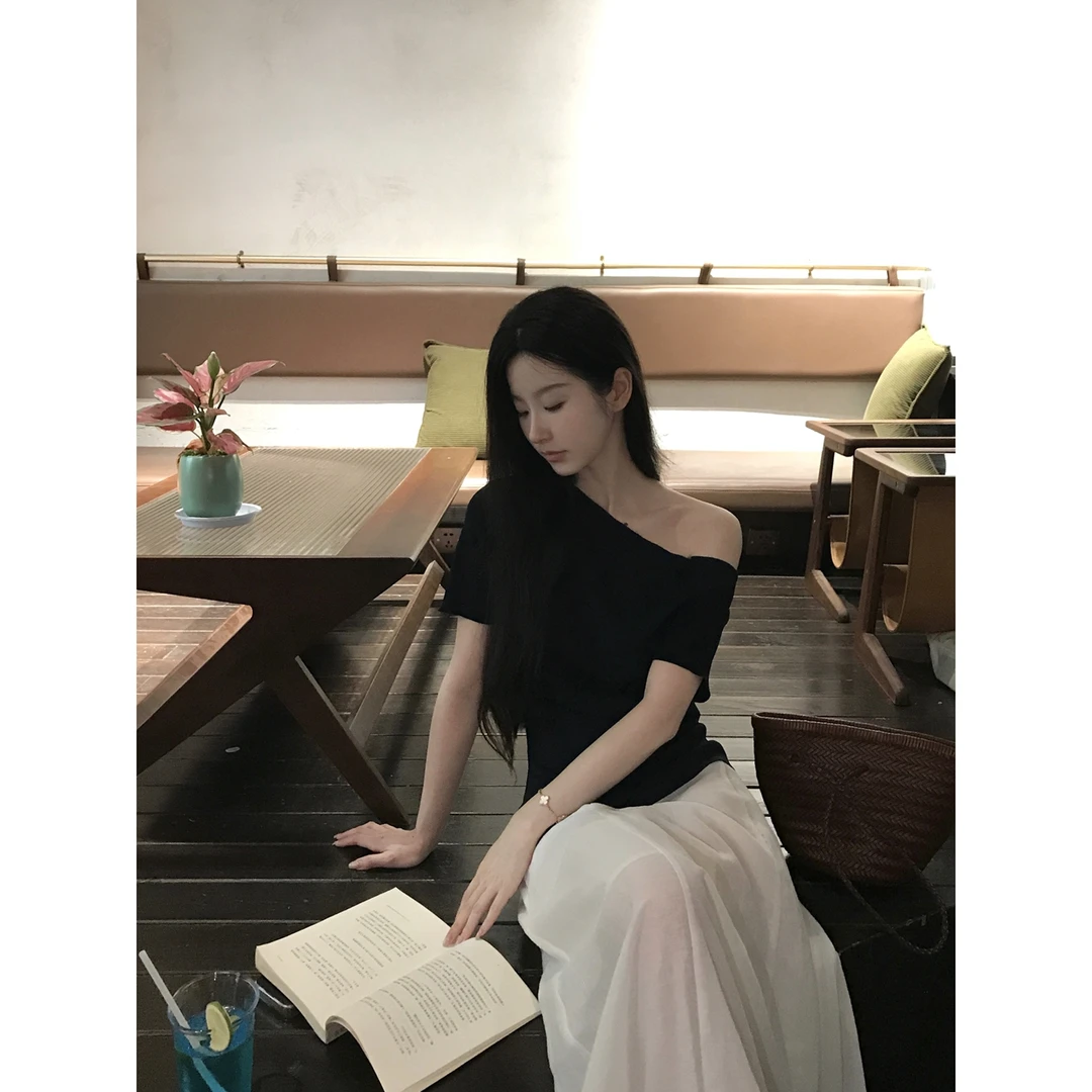 W51【极简基因】2025夏季新款收腰显瘦简约优雅气质纯色A字半身裙