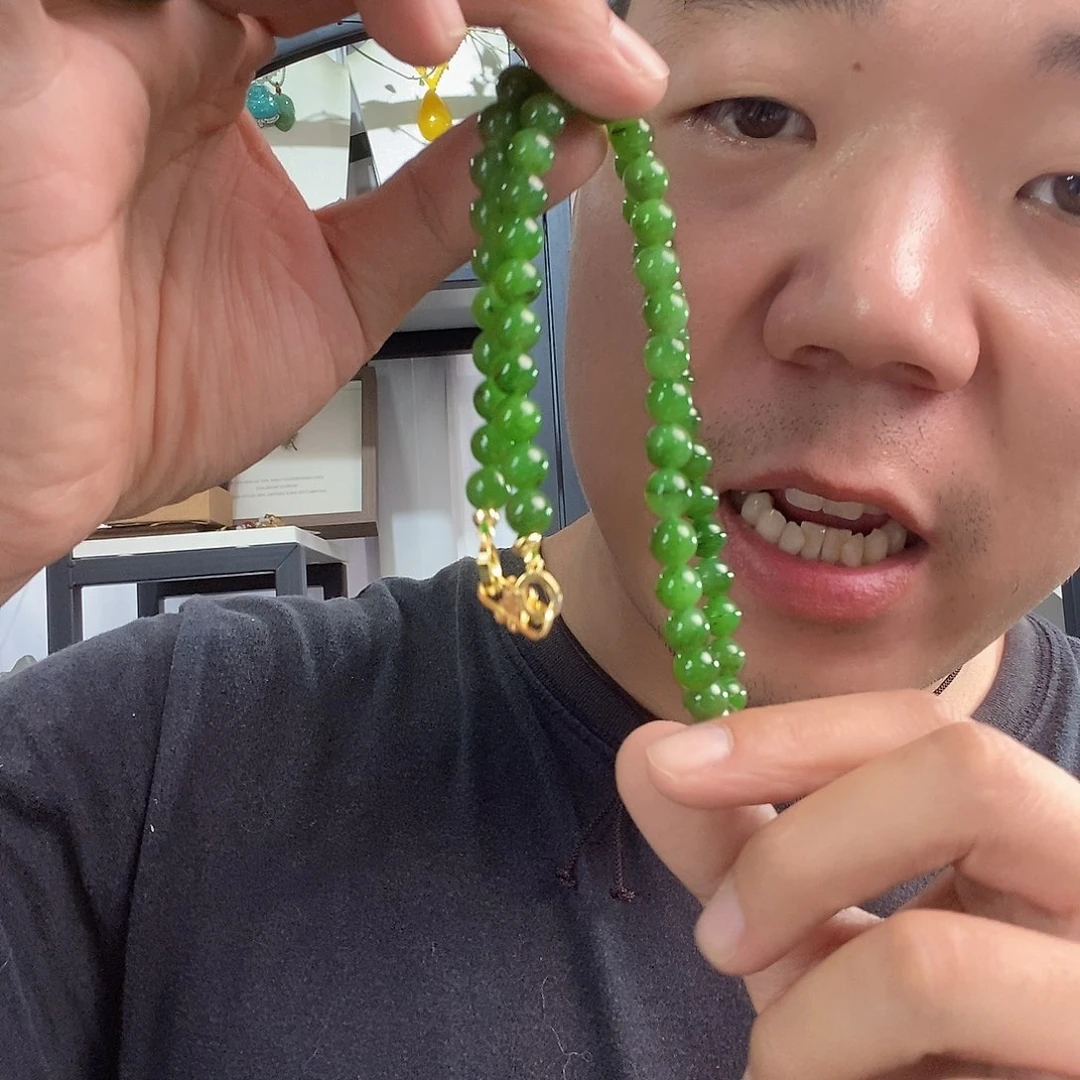 和田玉（碧玉）未镶嵌颈饰卡8红皮