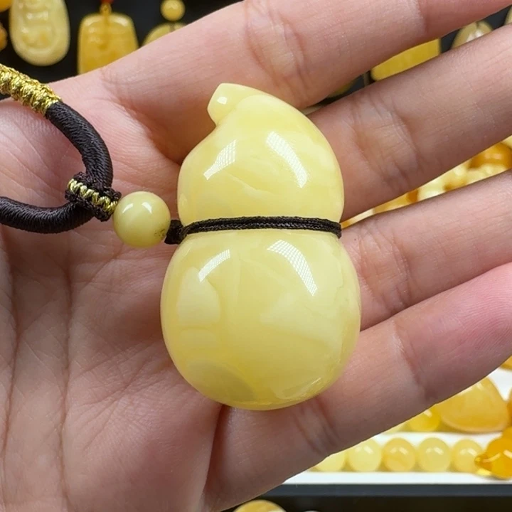 蜜蜡未镶嵌珠宝奇石