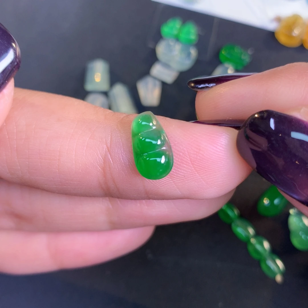 翡翠裸石翡翠10.27-5.86-2.37