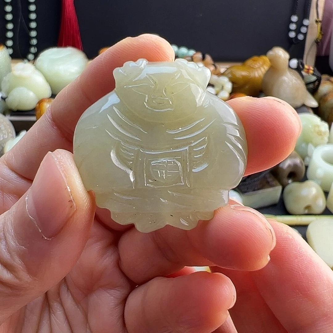 和田玉（糖玉）未镶嵌挂件