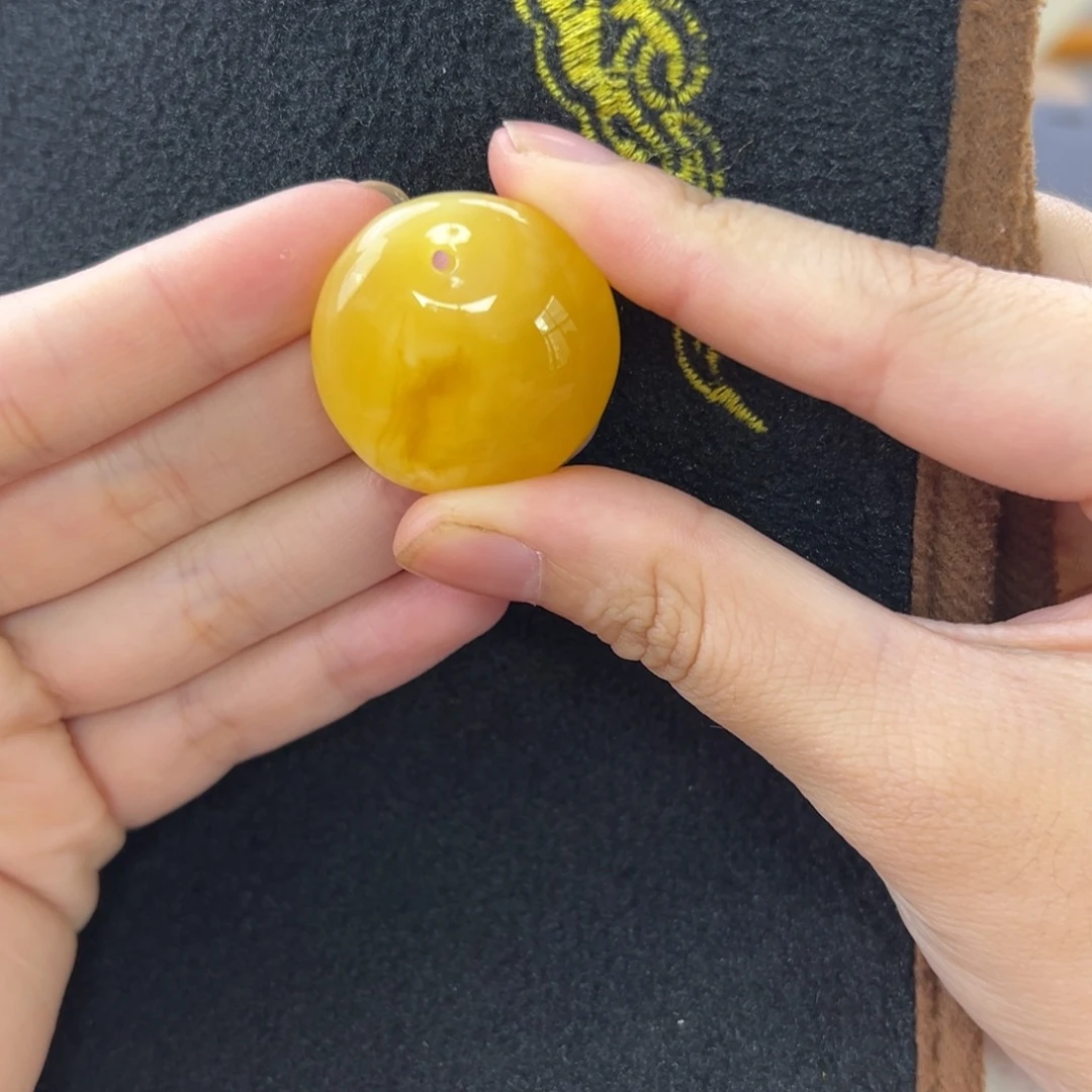 未镶嵌琥珀珠宝奇石