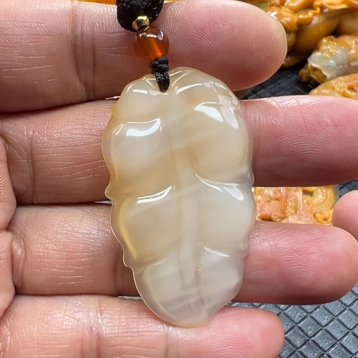 石英质玉（黄龙玉）颈饰未镶嵌