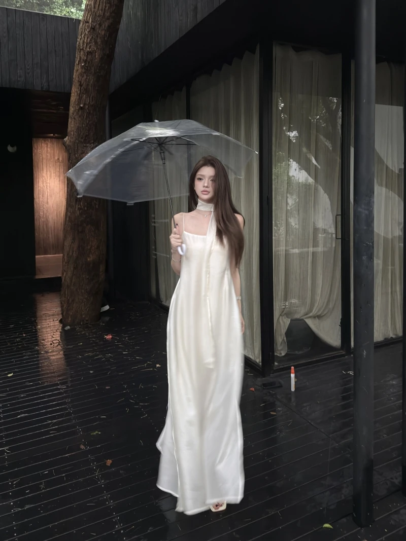 【都柏林迷雾】清冷千金白色仙感吊带连衣裙女夏度假风飘逸长裙子