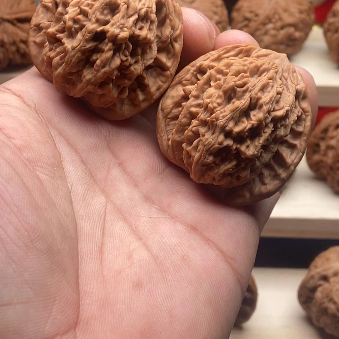 河***司文玩核桃吊坠麦穗虎头核桃