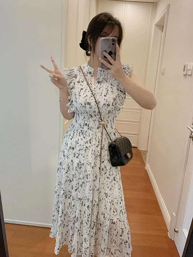 陈都灵明星同款2025春夏新品日系甜美小飞袖收腰百褶碎花连衣裙女
