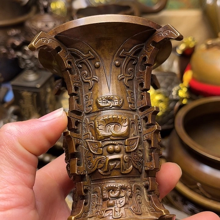 精美铜器批发档口