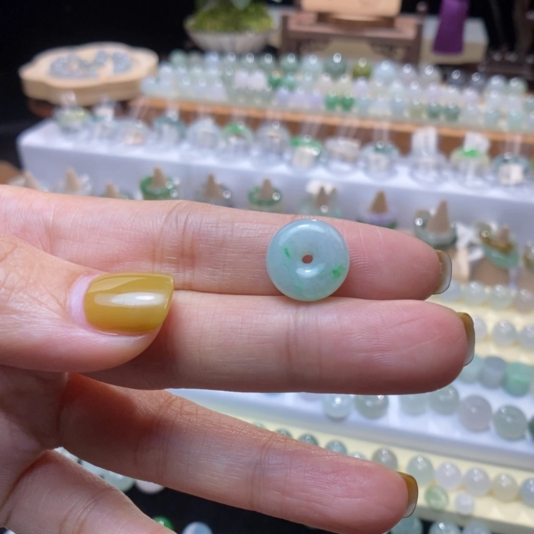 翡翠未镶嵌戒指白底青不退换