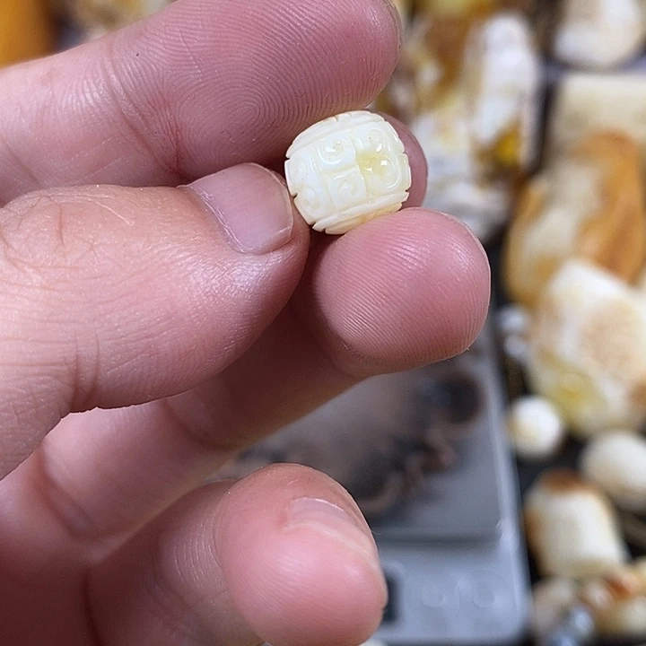 未镶嵌琥珀裸石我