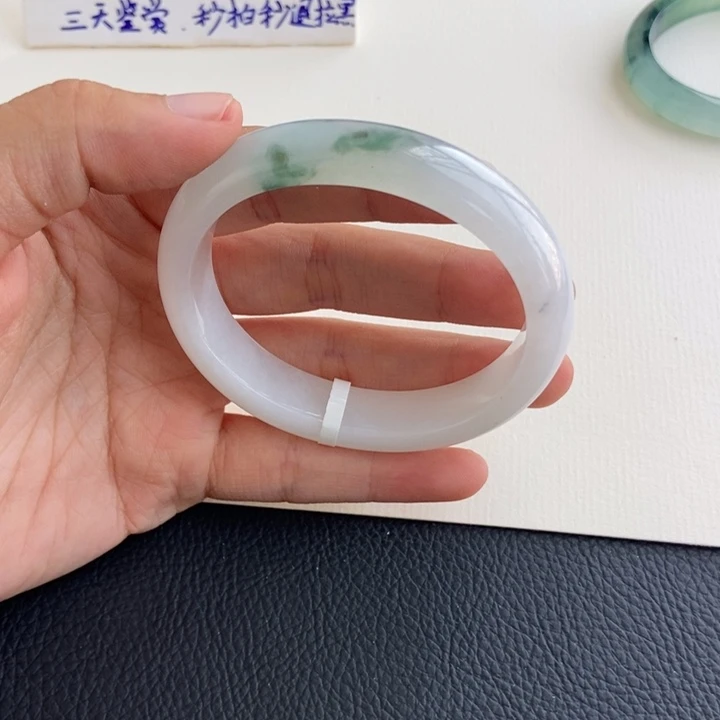 翡翠未镶嵌手镯53.6贵妃