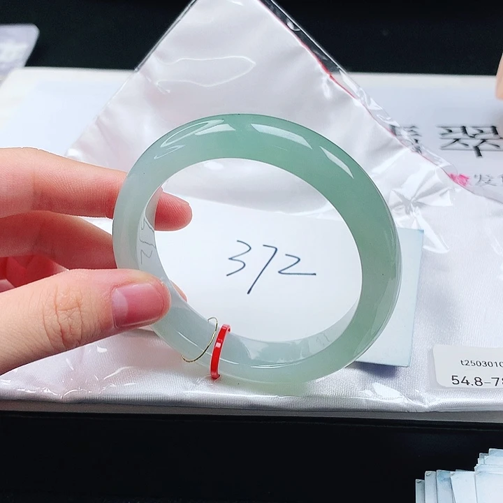 翡翠手镯未镶嵌缅甸天然a货手镯54+