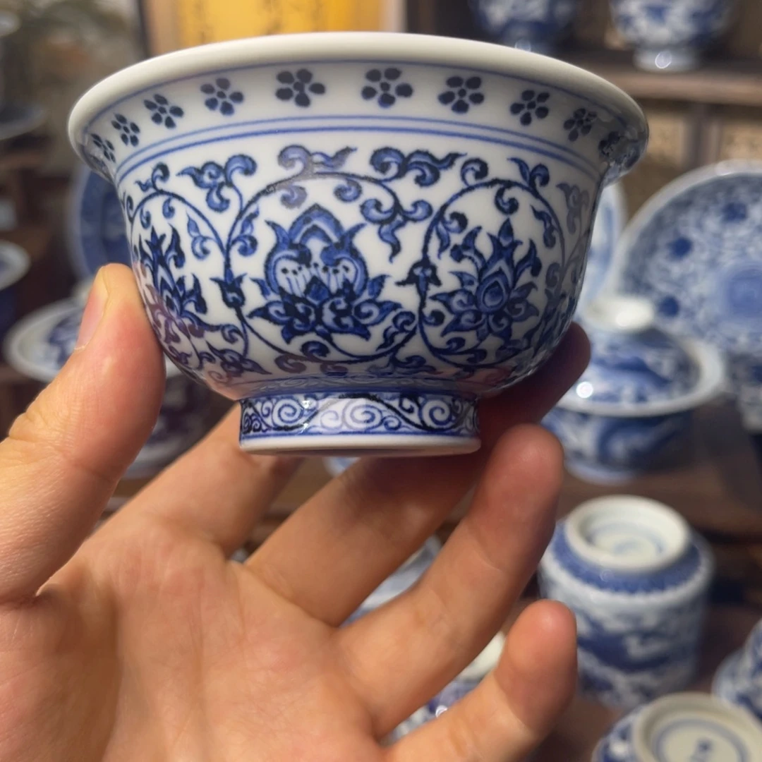 陌***丶汀蓝缠枝莲大压手 微瑕福利 不退不换