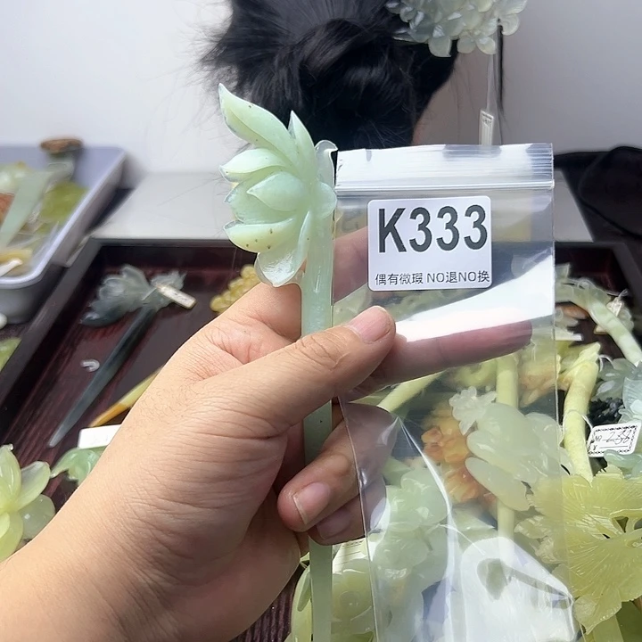 蛇纹石玉发饰合金昌*