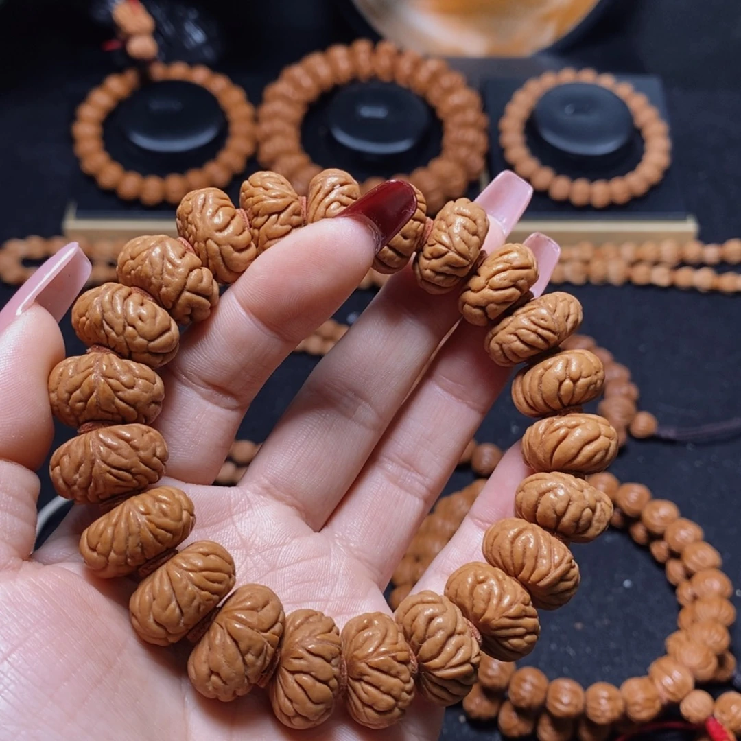 L***Ⅰ桃核吊坠秦岭文玩