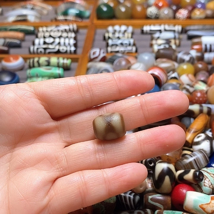 大****玛瑙/玉髓未镶嵌颈饰