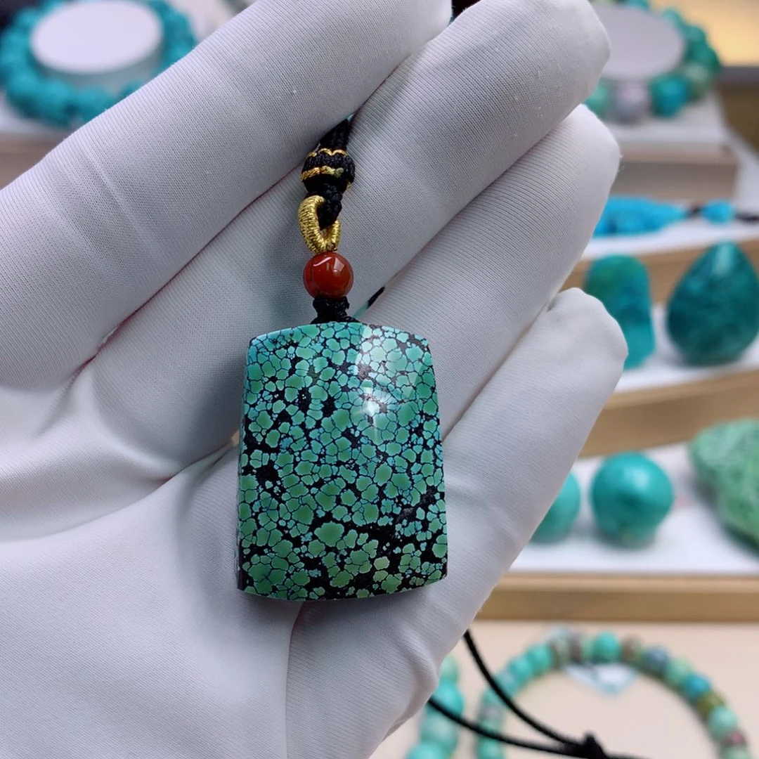 未镶嵌绿松石颈饰