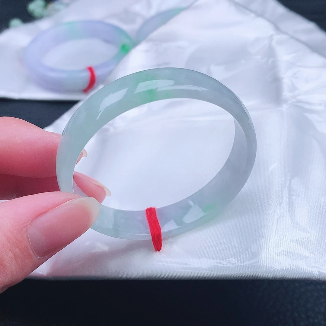 翡翠未镶嵌手镯。。