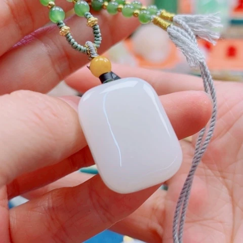 和田玉颈饰未镶嵌