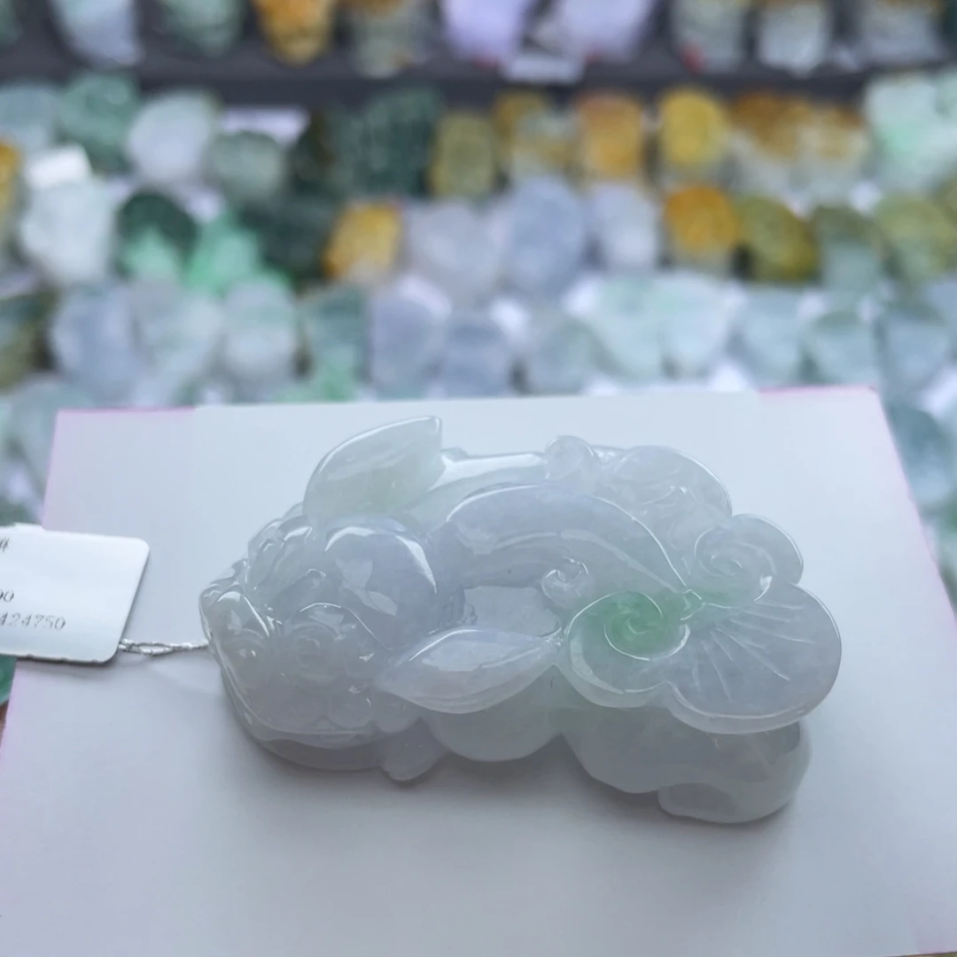 翡翠颈饰未镶嵌貔貅