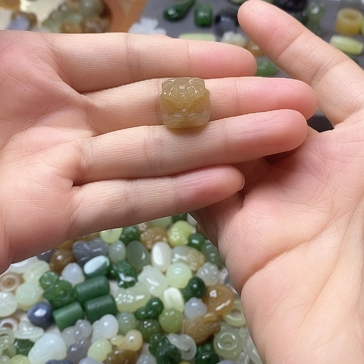 未镶嵌和田玉挂件醒狮