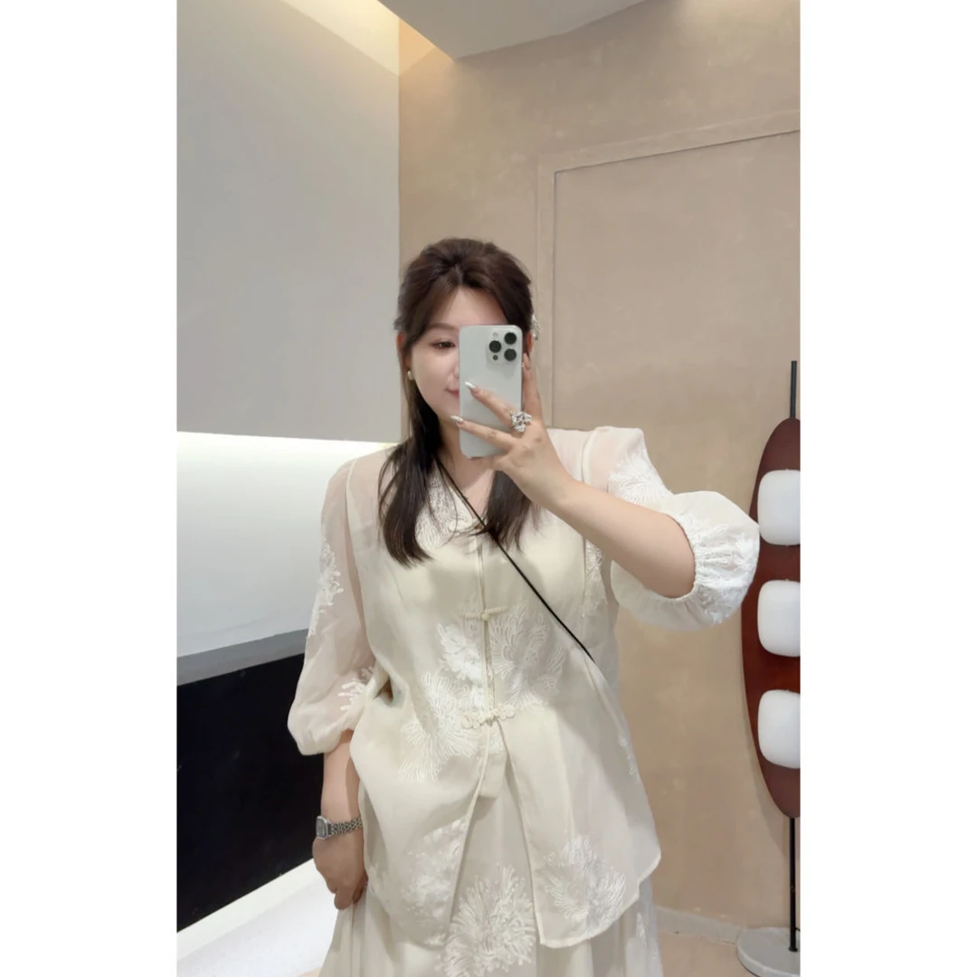 晶咕【浮云卷-上衣】新中式国风V领立体刺绣上衣设计感小众夏季