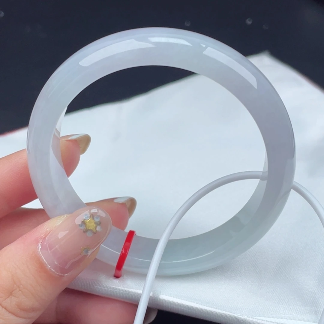 翡翠手镯未镶嵌54圈口