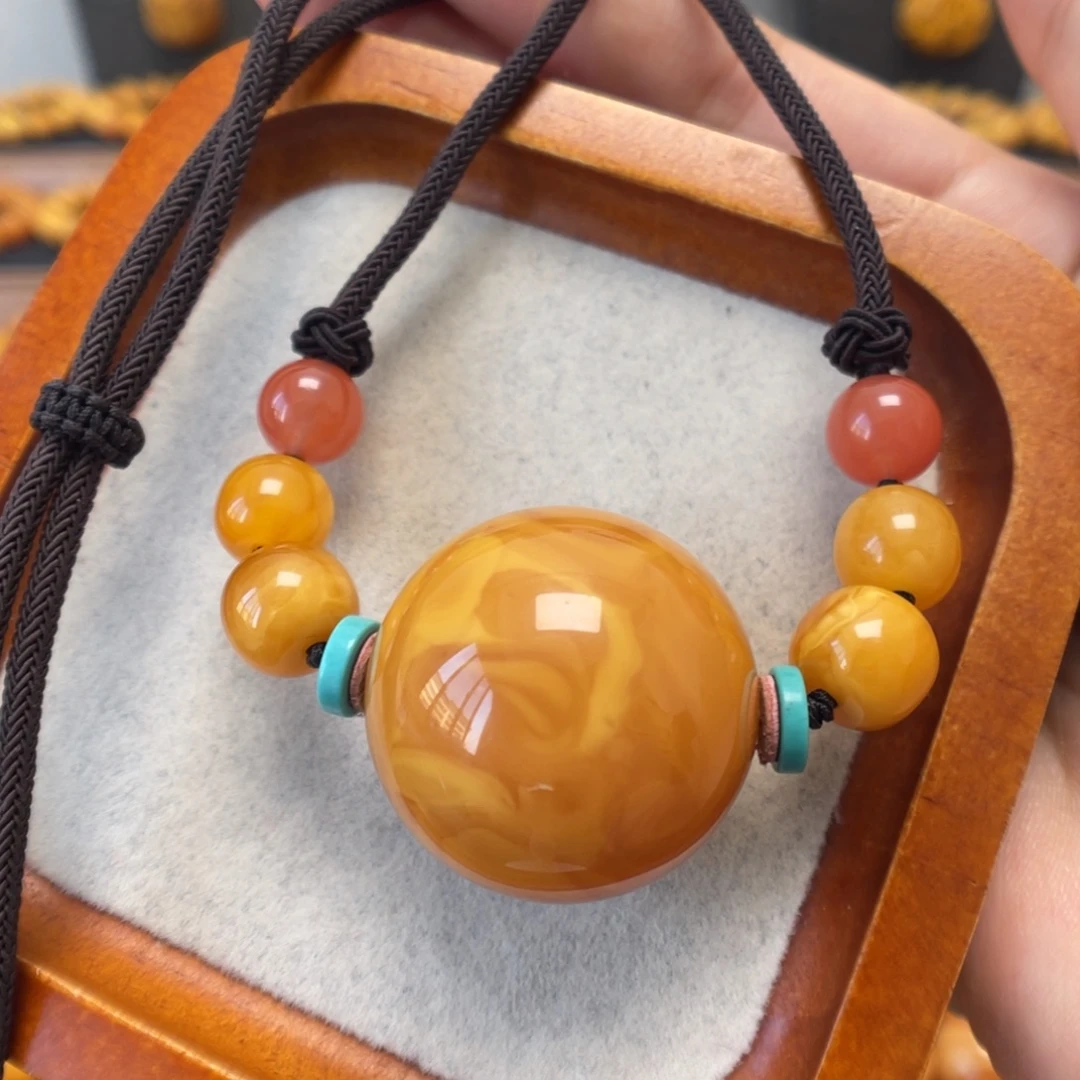 蜜蜡未镶嵌颈饰蜜蜡