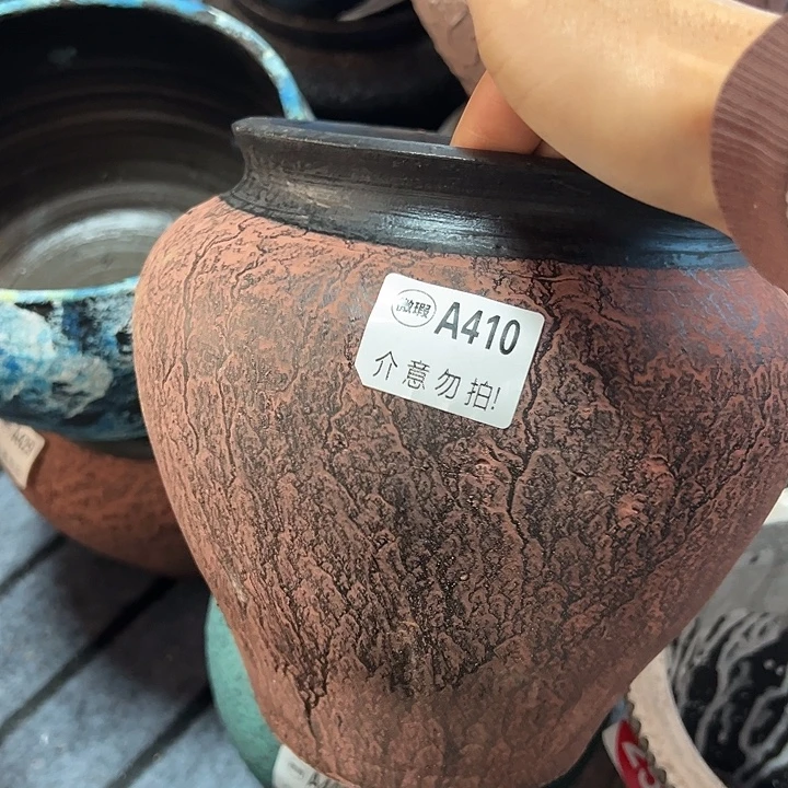 红色坛子高20口15带孔