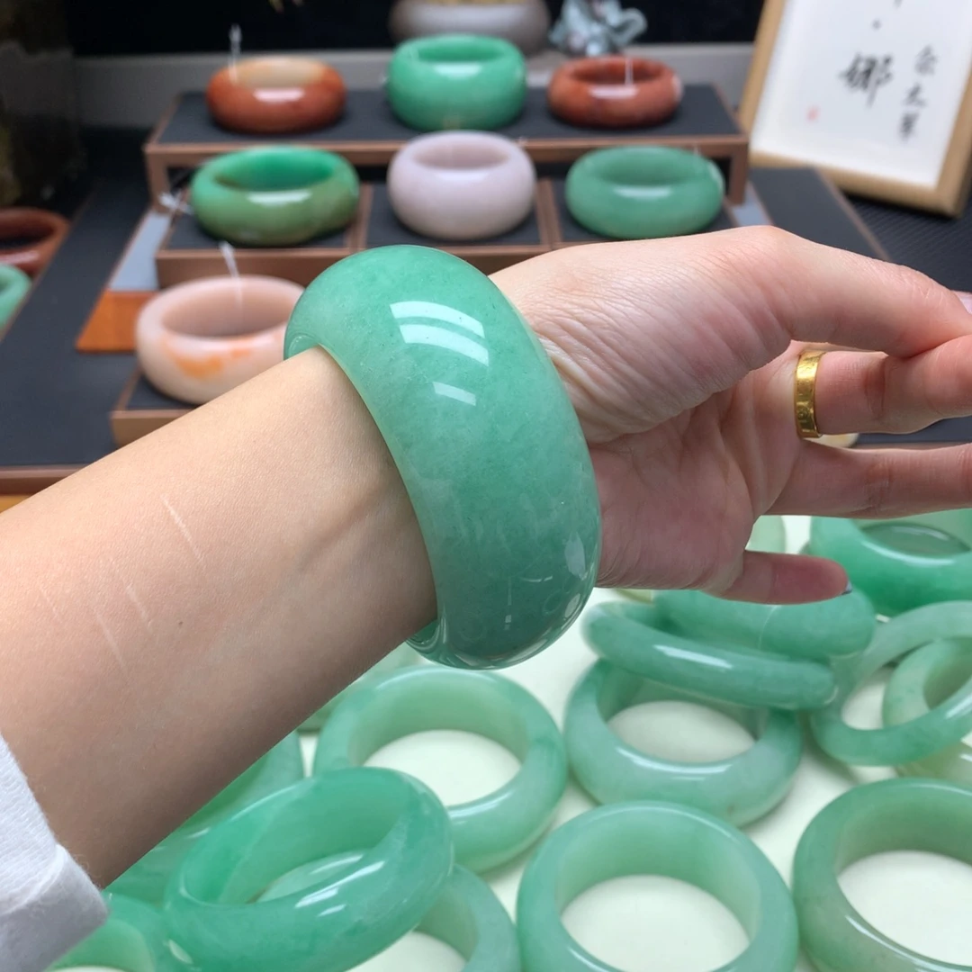 小***月石英质玉（非洲翠）未镶嵌舍