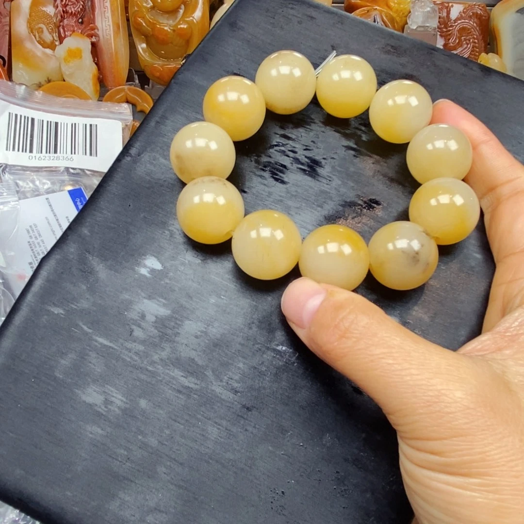 石英质玉（黄龙玉）颈饰未镶嵌