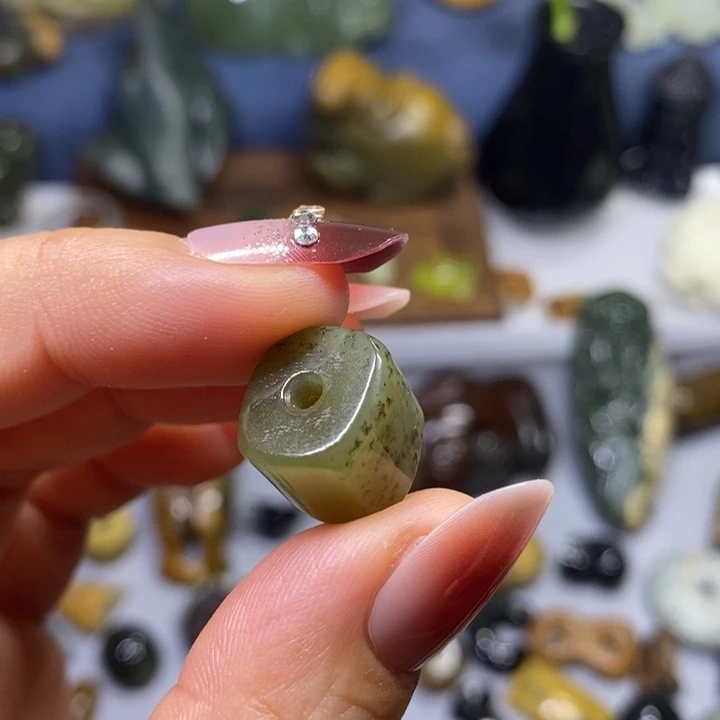 和田玉未镶嵌挂件手工珠