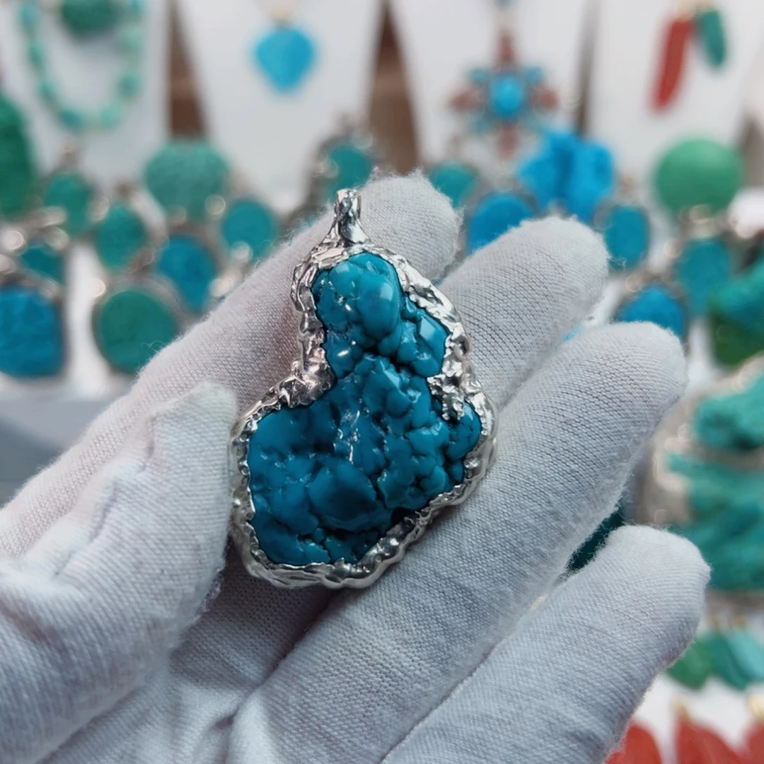 绿松石颈饰未镶嵌