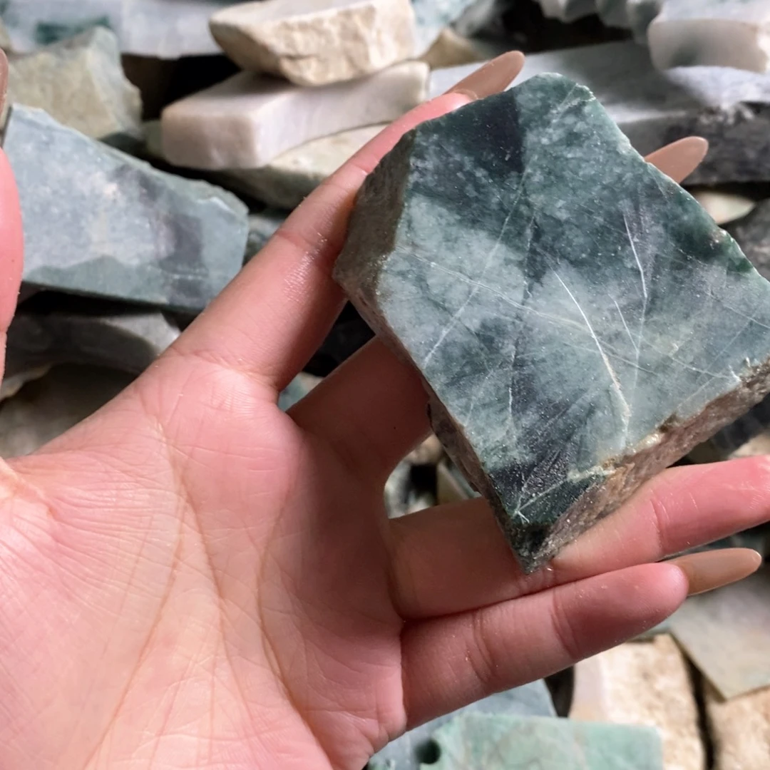 颈饰未镶嵌翡翠风*?天然翡翠