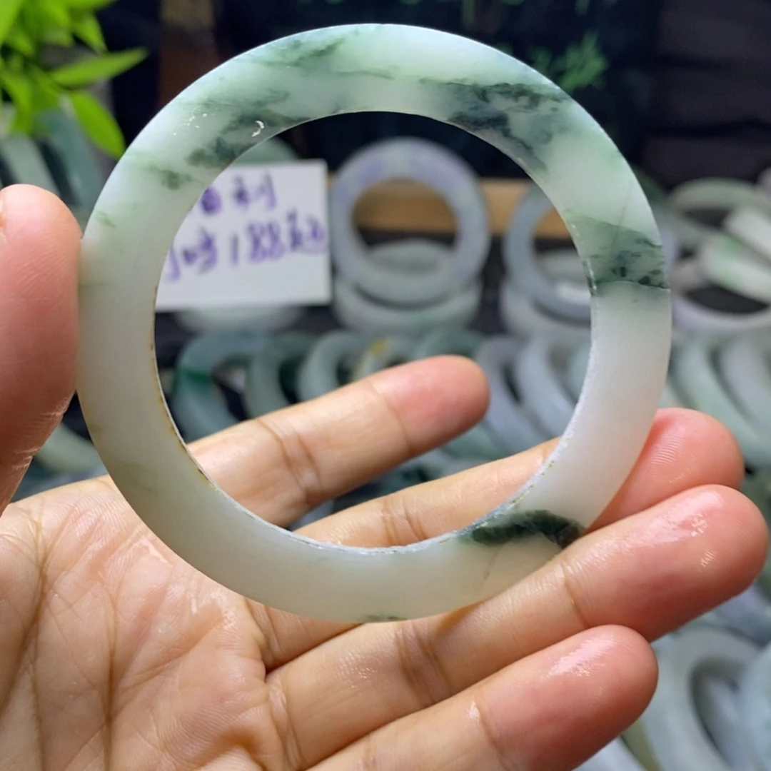 定制翡翠未镶嵌手镯