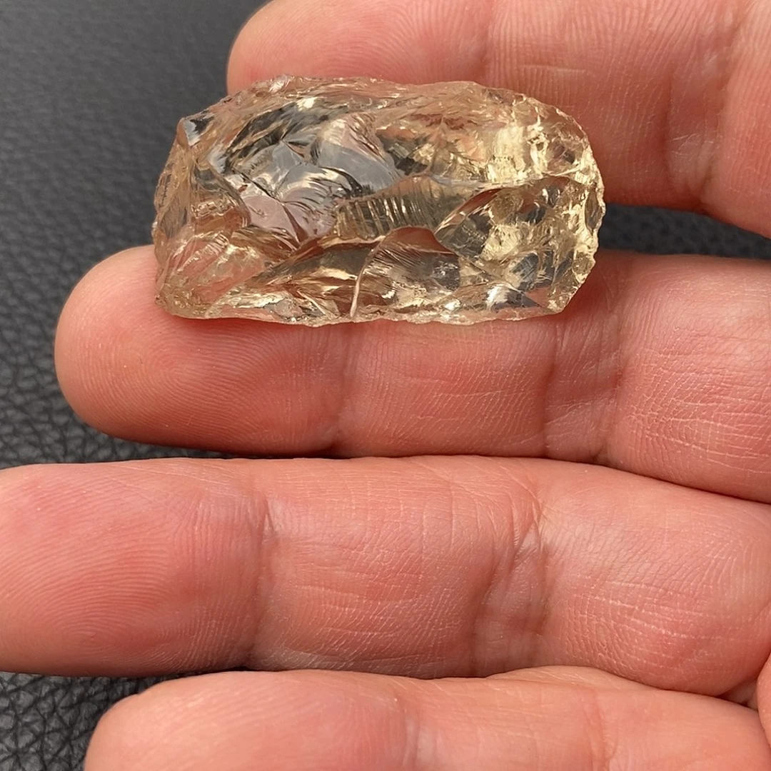 未镶嵌水晶珠宝半成品