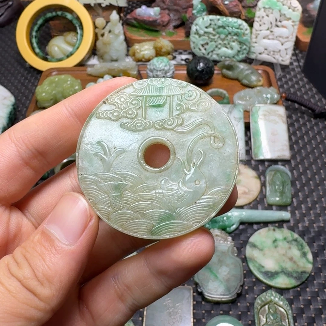 翡翠未镶嵌颈饰翡翠颈饰未镶嵌