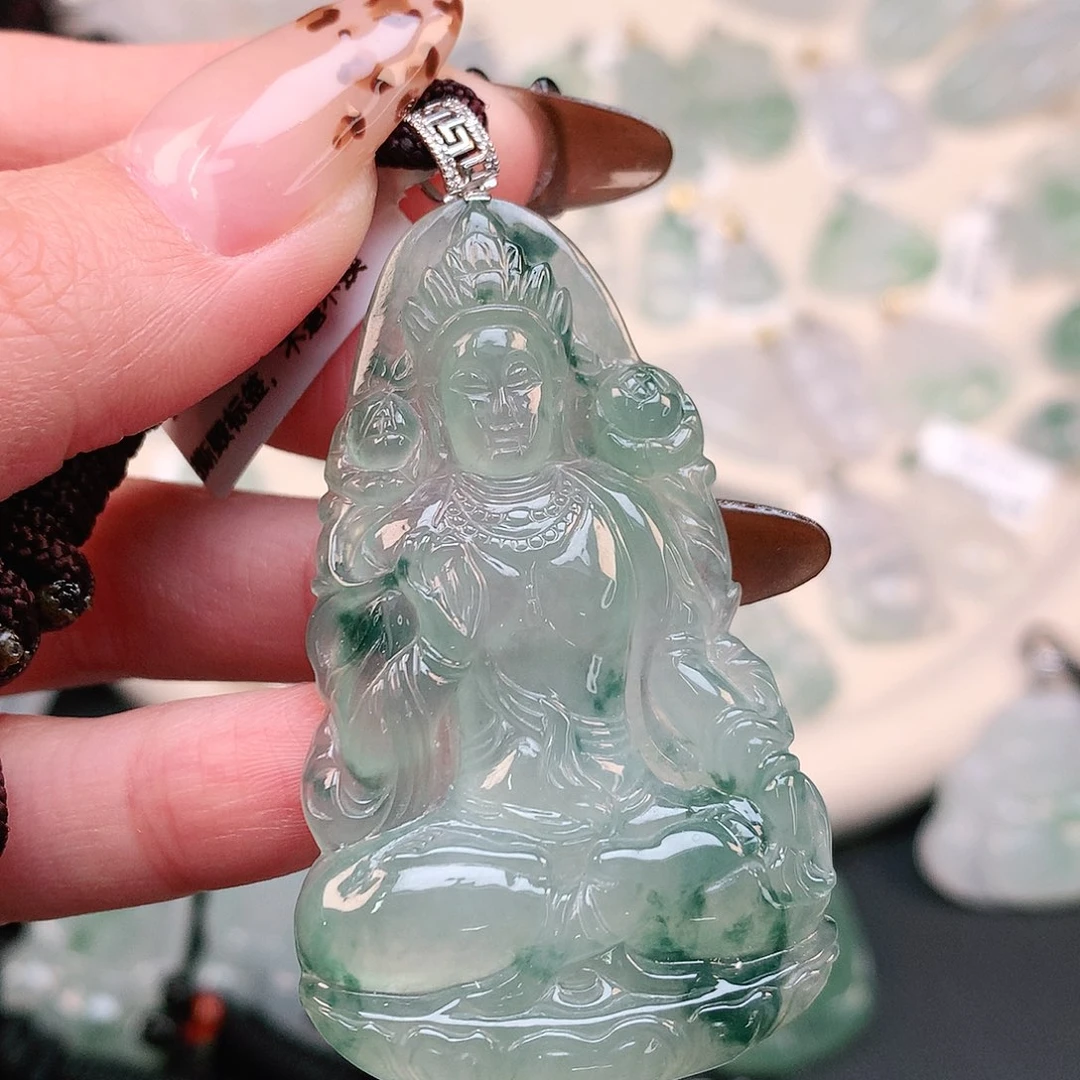 翡翠颈饰18K金镶嵌飘花持莲观音63、55.3、33、5.2