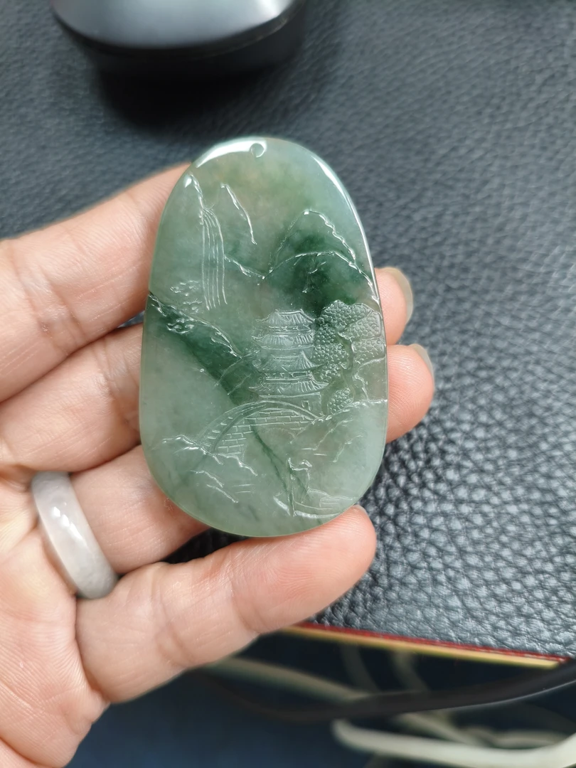 天然翡翠 A 货吊坠