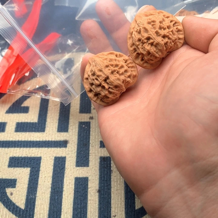 文玩核桃吊坠41宫灯197