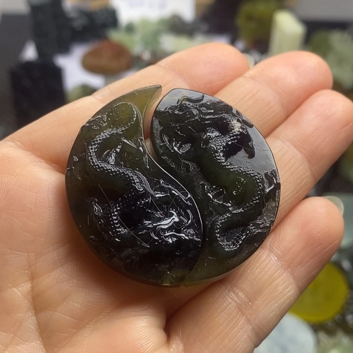 合金蛇纹石玉颈饰