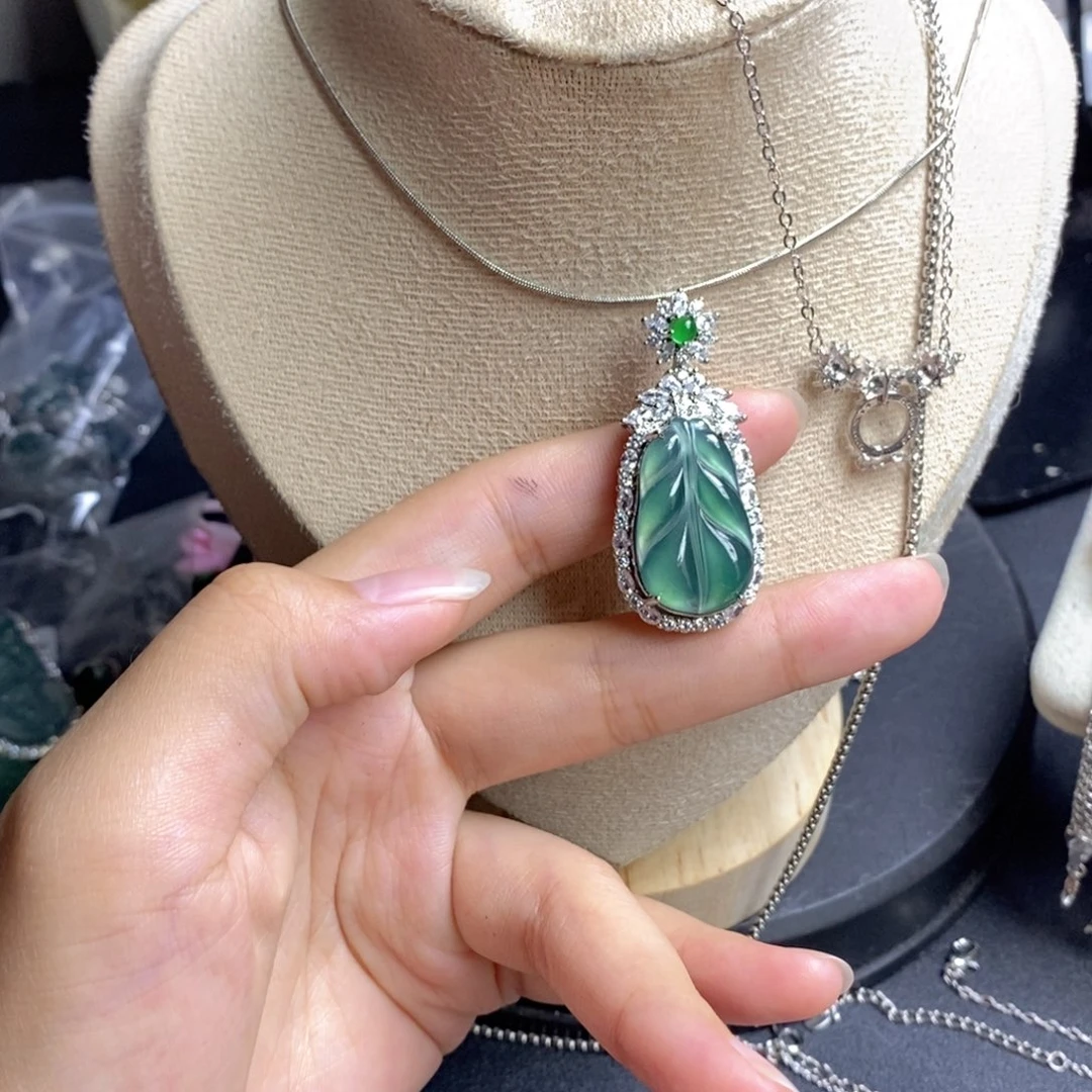 翡翠未镶嵌颈饰天然