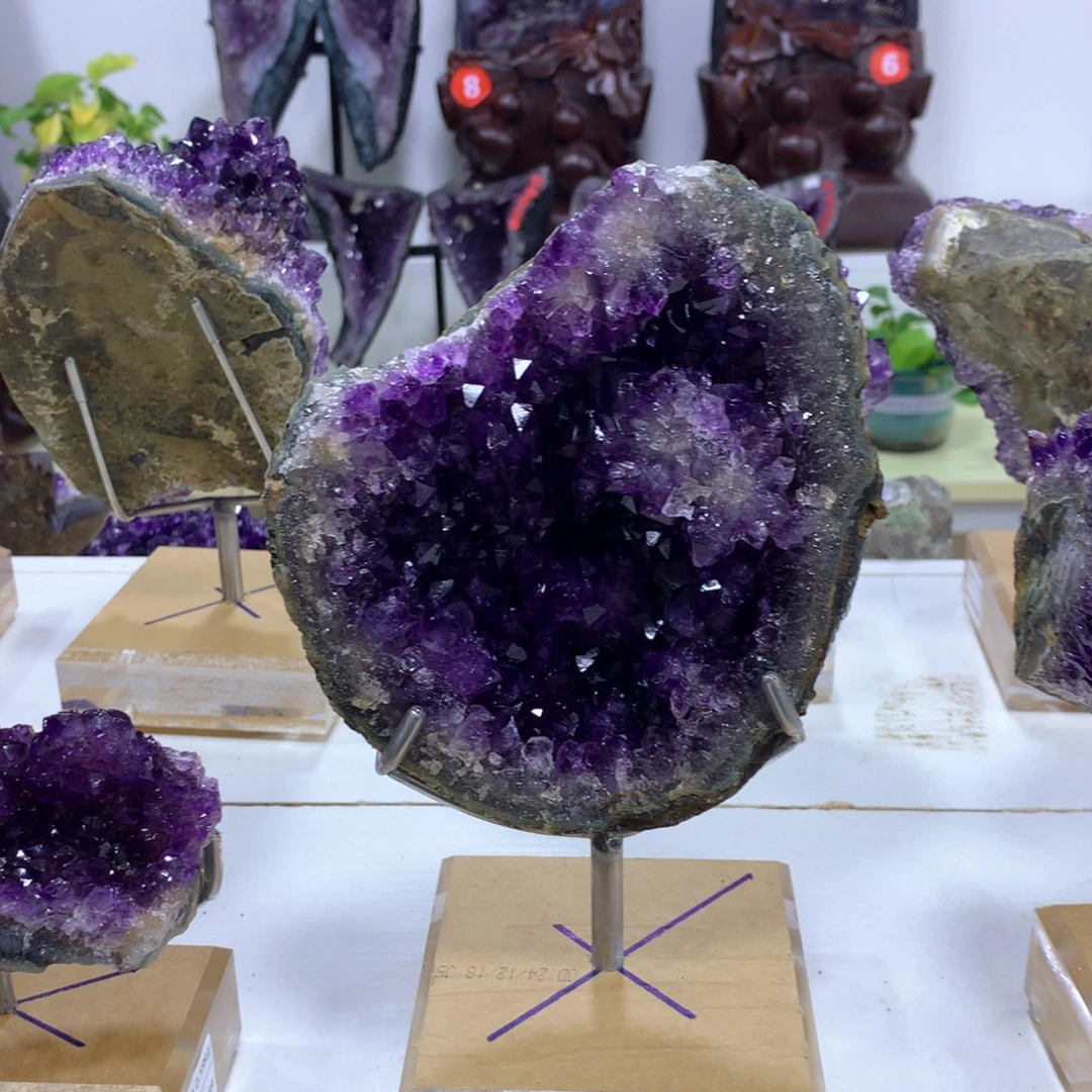 织绣乌拉圭紫水晶摆件