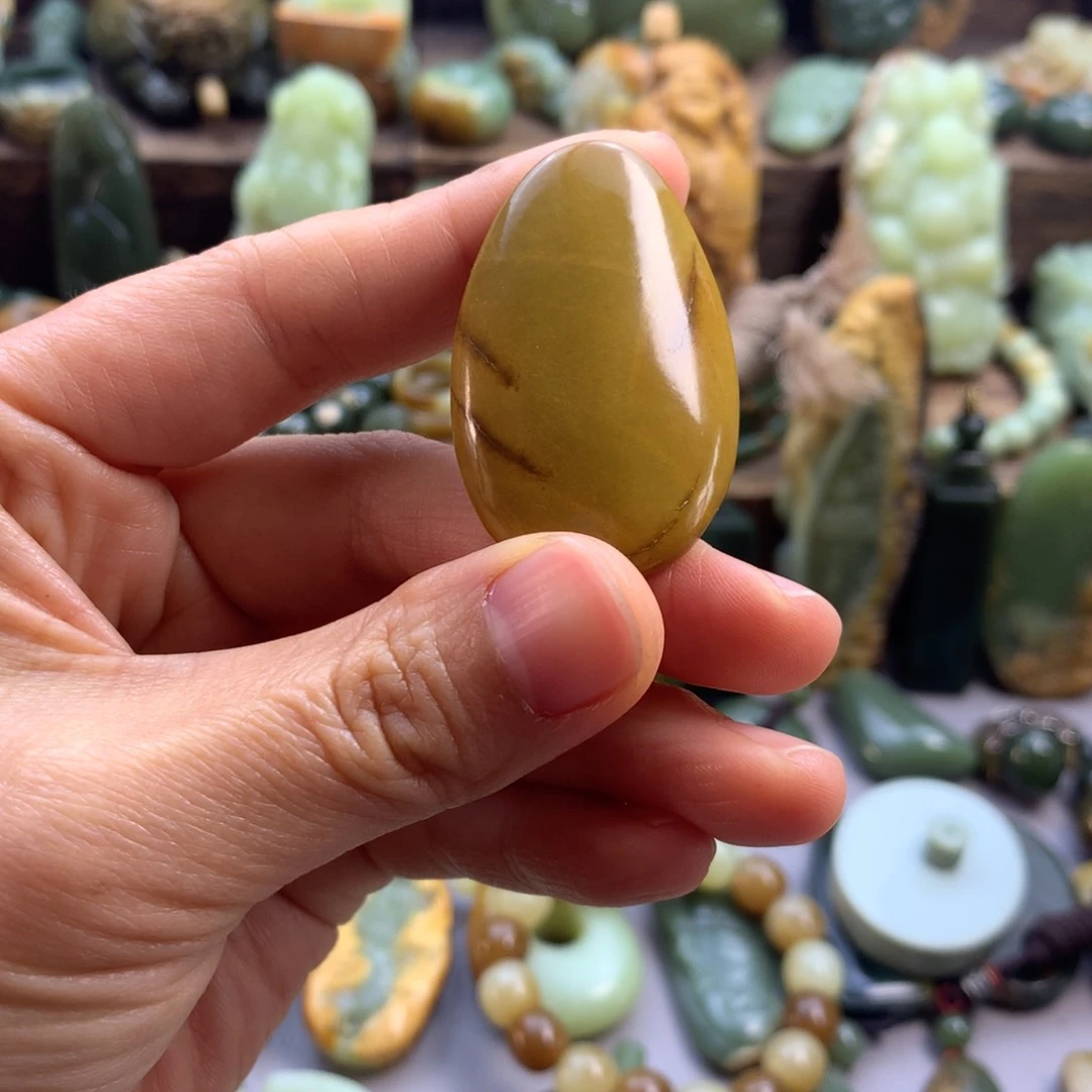 未镶嵌岫岩河磨玉（透闪石质玉）珠宝奇石小***式