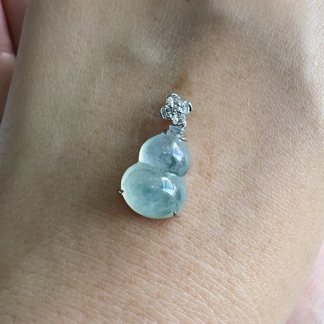 翡翠颈饰18K金镶嵌吉*葫芦