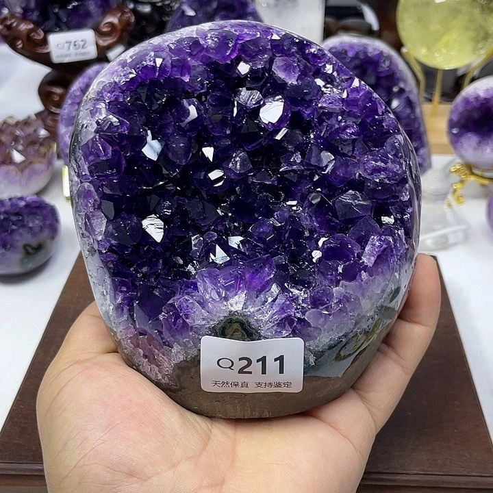 未镶嵌水晶大型摆件（非配饰）