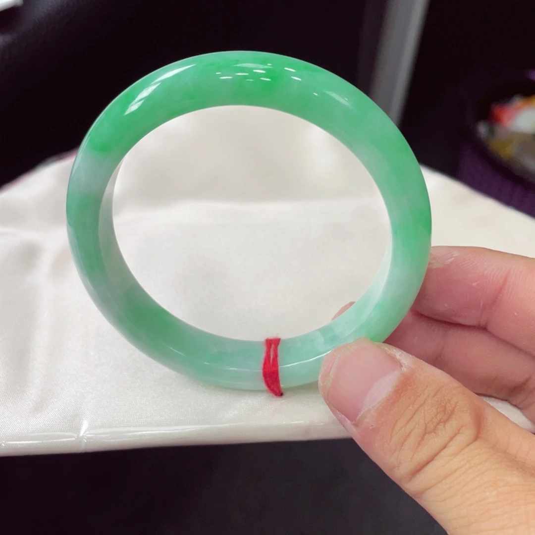 翡翠未镶嵌手镯翡翠