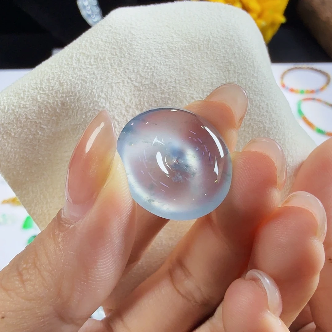 翡翠未镶嵌颈饰蓝钢扣子