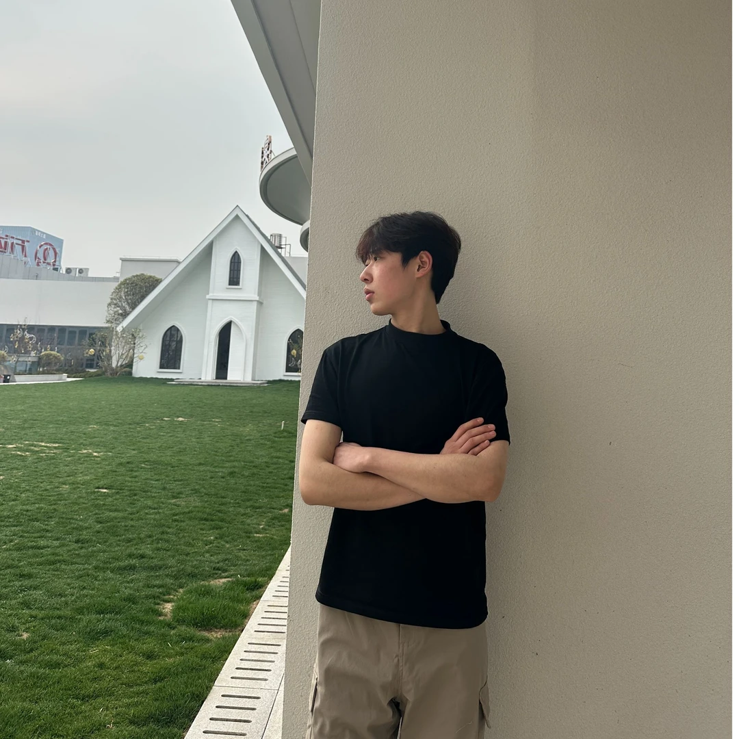 【纪简】正肩纯棉纯色小领口百搭简约圆领男士运动舒适休闲黑色短袖