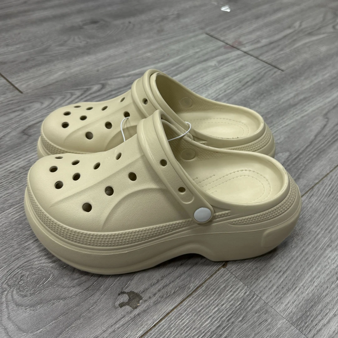 【福利】随机款式洞洞鞋一双贝拉35099